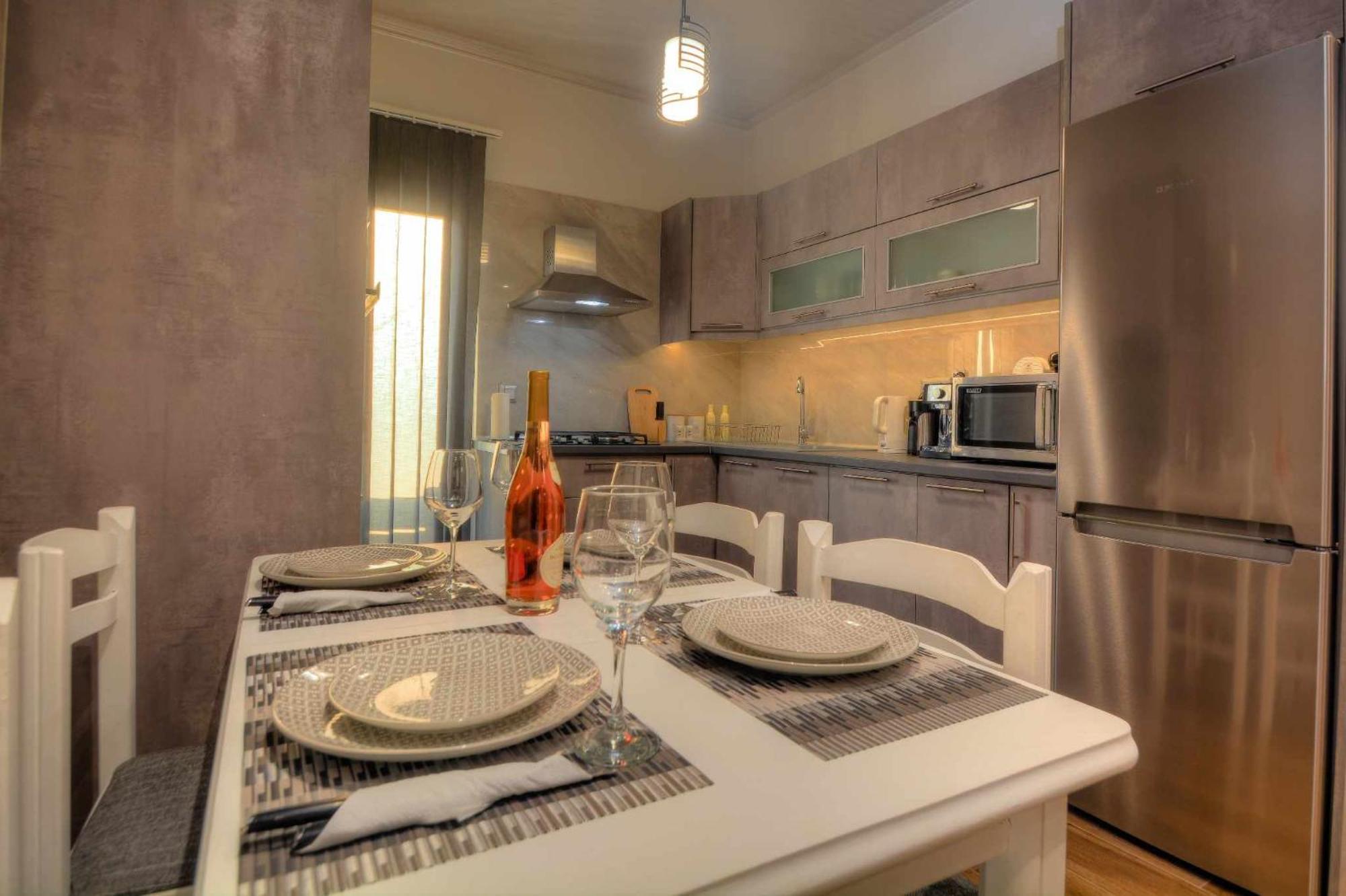 Stratos House! *