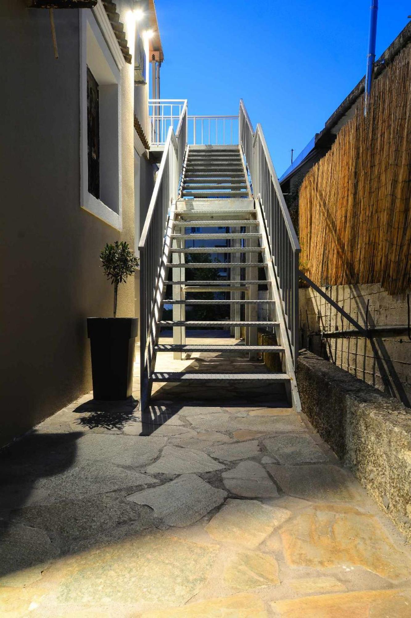 Stratos House! * Alepou